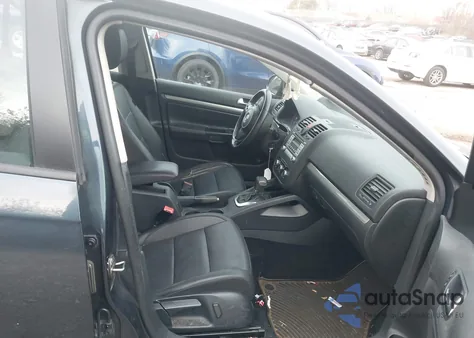 2010 Volkswagen Jetta Limited Edition from USA, damaged, VIN 3VWRZ7AJ1AM120429